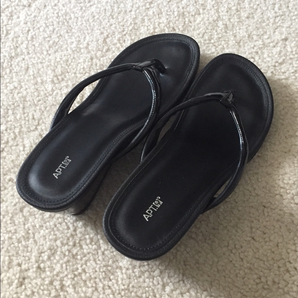Black sandal wedges